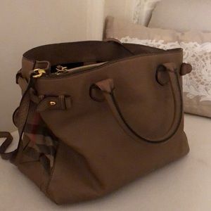 Burberry leather bag